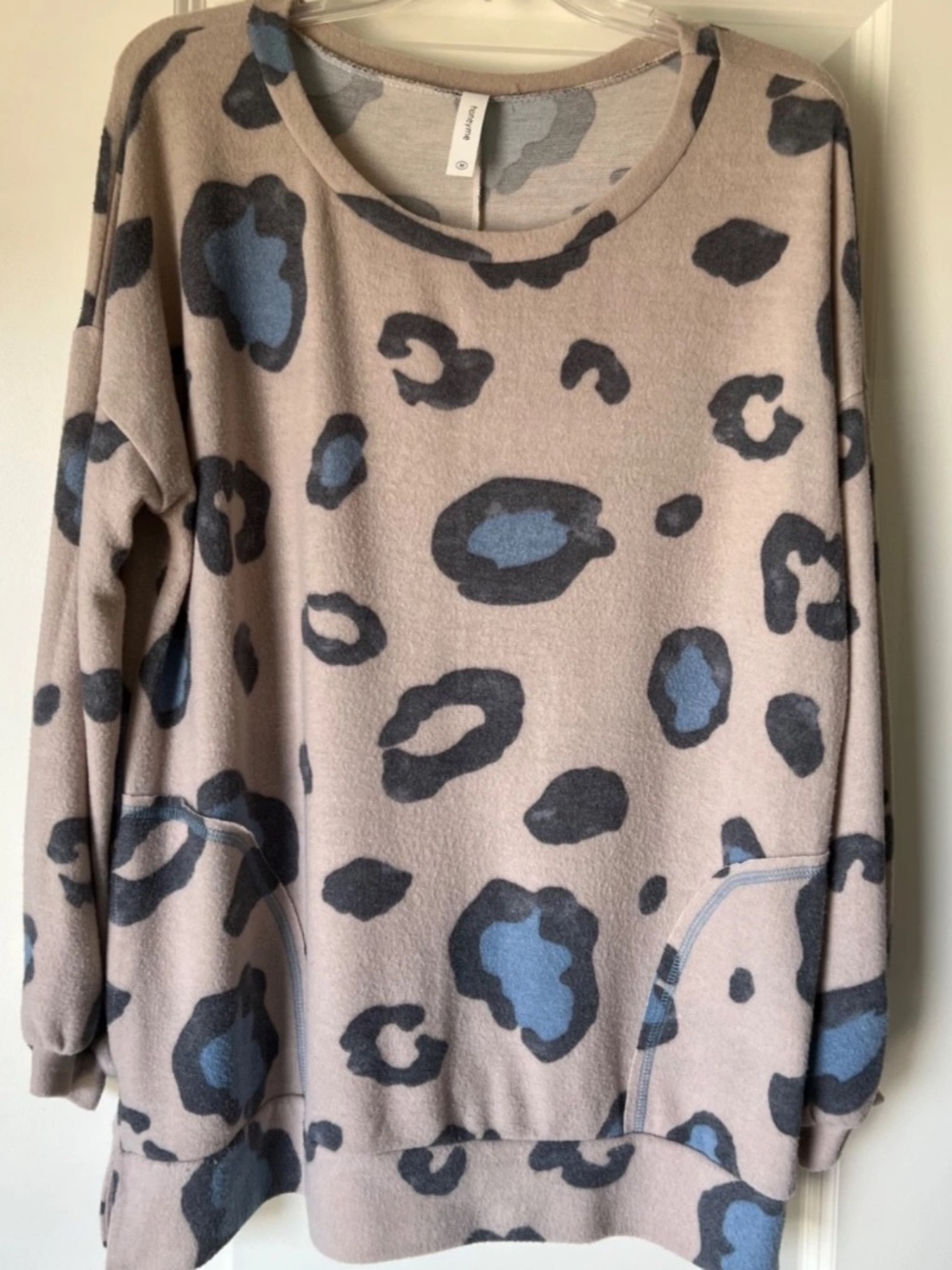 honeyme Blouse Top Size Medium Oversized Pull Over All Over Print Long Sleeve